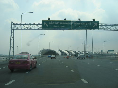Aéroport international de Bangkok, point de départ pour vérifier sa connexion mobile à l’étranger